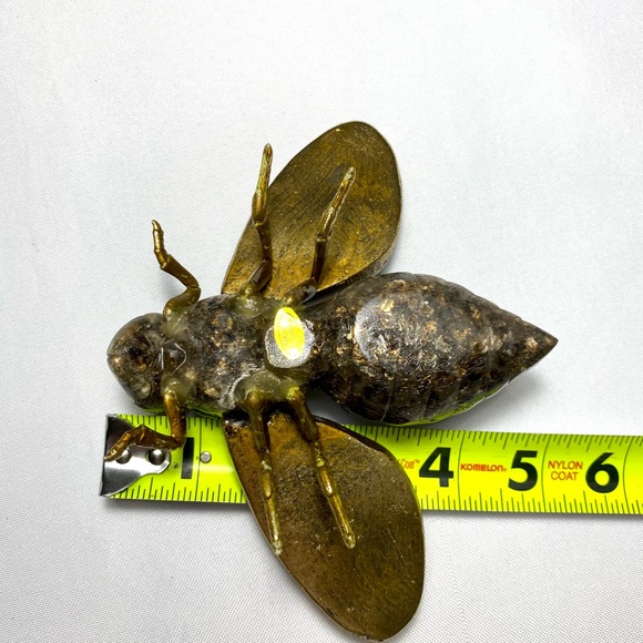 Figure resin bee / fly in gold color - Picture 7 of 8